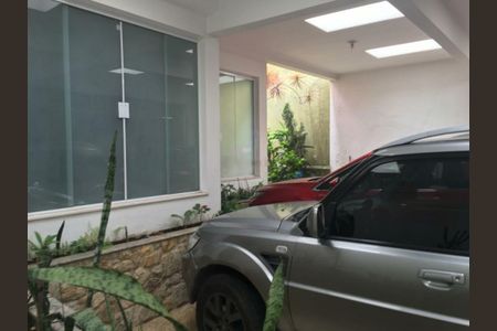 Casa à venda com 283m², 4 quartos e 2 vagas