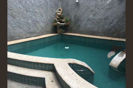 Casa à venda com 283m², 4 quartos e 2 vagas