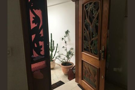 Casa à venda com 283m², 4 quartos e 2 vagas