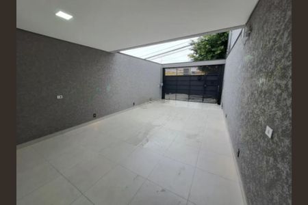 Casa à venda com 135m², 3 quartos e 4 vagas