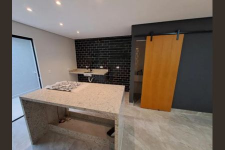 Casa à venda com 135m², 3 quartos e 4 vagas