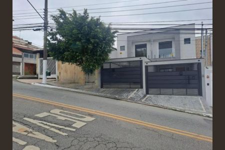 Casa à venda com 135m², 3 quartos e 4 vagas
