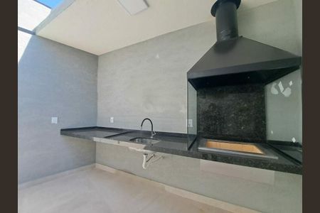 Casa à venda com 135m², 3 quartos e 2 vagas