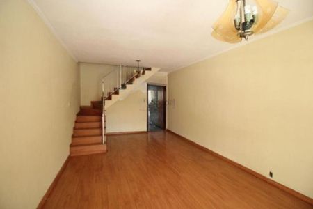 Casa à venda com 130m², 3 quartos e 5 vagas