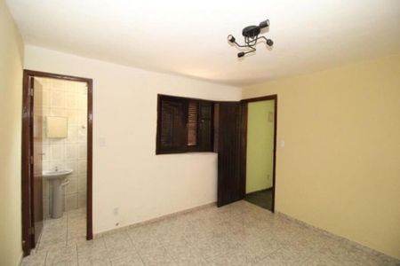 Casa à venda com 130m², 3 quartos e 5 vagas