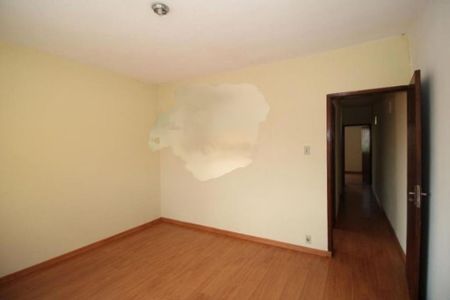 Casa à venda com 130m², 3 quartos e 5 vagas