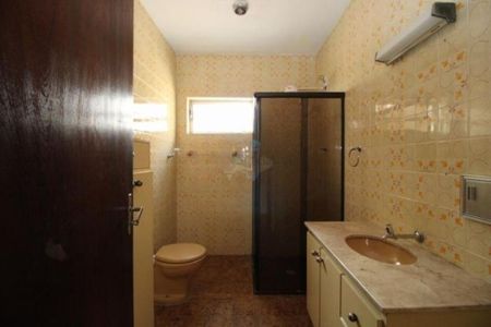 Casa à venda com 130m², 3 quartos e 5 vagas