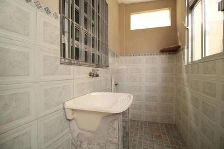 Casa à venda com 130m², 3 quartos e 5 vagas