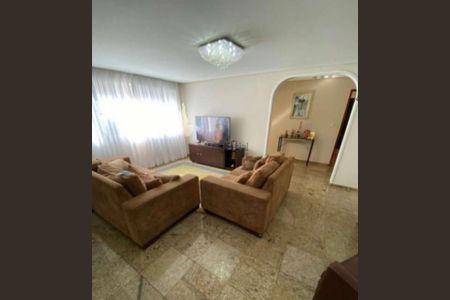 Casa à venda com 253m², 3 quartos e 4 vagas