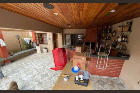 Casa à venda com 253m², 3 quartos e 4 vagas