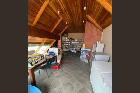 Casa à venda com 253m², 3 quartos e 4 vagas
