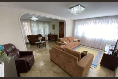 Casa à venda com 253m², 3 quartos e 4 vagas