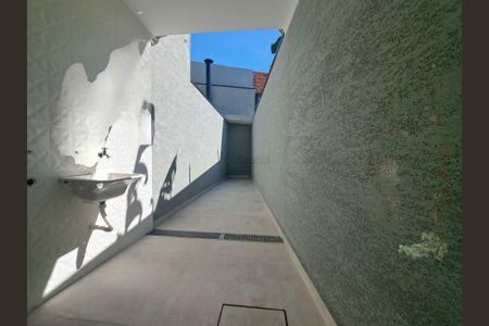 Casa à venda com 105m², 2 quartos e 2 vagas
