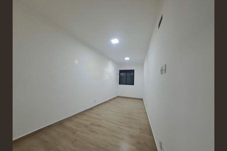 Casa à venda com 105m², 2 quartos e 2 vagas