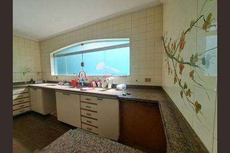 Casa à venda com 280m², 4 quartos e 4 vagas