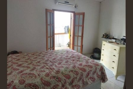 Casa à venda com 100m², 4 quartos e 4 vagas