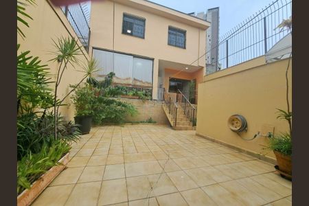 Casa à venda com 232m², 4 quartos e 4 vagas