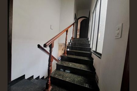 Casa à venda com 232m², 4 quartos e 4 vagas