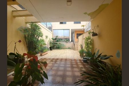 Casa à venda com 232m², 4 quartos e 4 vagas