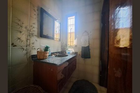 Casa à venda com 232m², 4 quartos e 4 vagas