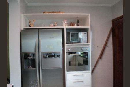 Casa à venda com 240m², 3 quartos e 2 vagas