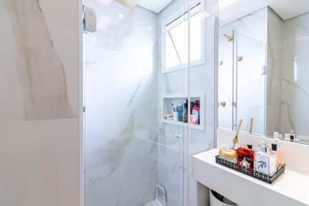 Apartamento à venda com 108m², 3 quartos e 2 vagas Apartamento à venda com 108m², 3 quartos e 2 vagasBanheiro da Suíte