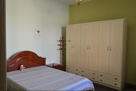 Casa à venda com 228m², 3 quartos e 2 vagas Casa à venda com 228m², 3 quartos e 2 vagasQuarto 3