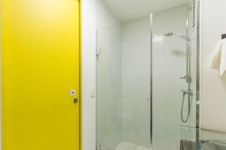 Apartamento à venda com 70m², 2 quartos e 1 vaga Apartamento à venda com 70m², 2 quartos e 1 vagaBanheiro - Social