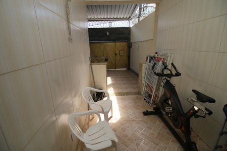 Casa à venda com 60m², 2 quartos e 1 vagaCorredor de acesso