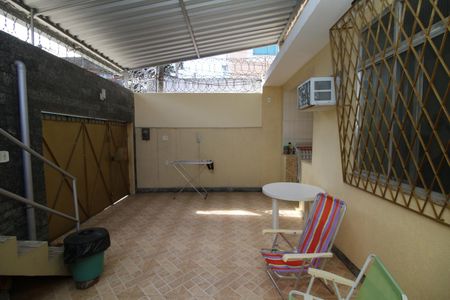 Casa à venda com 60m², 2 quartos e 1 vagaQuintal e garagem