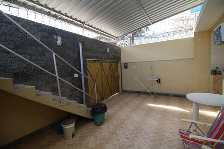 Casa à venda com 60m², 2 quartos e 1 vagaQuintal e garagem