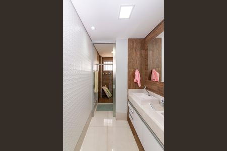 Apartamento à venda com 200m², 4 quartos e 2 vagas Apartamento à venda com 200m², 4 quartos e 2 vagasBanheiro Social