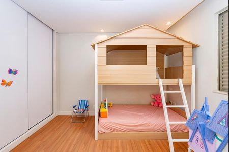 Apartamento à venda com 200m², 4 quartos e 2 vagas Apartamento à venda com 200m², 4 quartos e 2 vagasQuarto 2