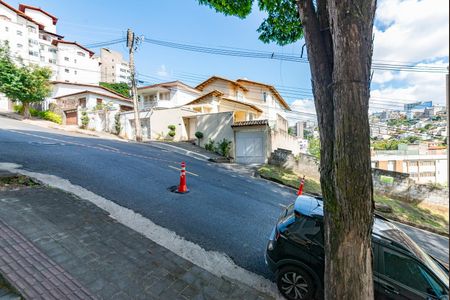 Apartamento à venda com 200m², 4 quartos e 2 vagas Apartamento à venda com 200m², 4 quartos e 2 vagasQuarto 3