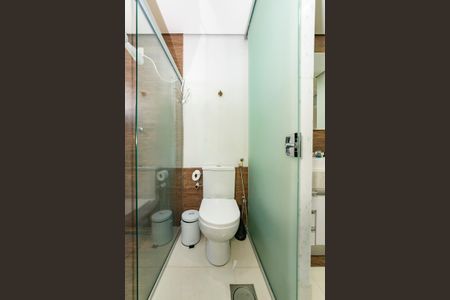 Apartamento à venda com 200m², 4 quartos e 2 vagas Apartamento à venda com 200m², 4 quartos e 2 vagasBanheiro Social