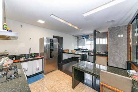 Apartamento à venda com 200m², 4 quartos e 2 vagas Apartamento à venda com 200m², 4 quartos e 2 vagasCozinha