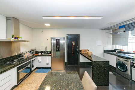 Apartamento à venda com 200m², 4 quartos e 2 vagas Apartamento à venda com 200m², 4 quartos e 2 vagasCozinha