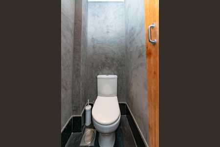 Apartamento à venda com 200m², 4 quartos e 2 vagas Apartamento à venda com 200m², 4 quartos e 2 vagasLavabo