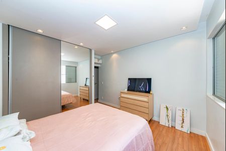 Apartamento à venda com 200m², 4 quartos e 2 vagas Apartamento à venda com 200m², 4 quartos e 2 vagasQuarto 1