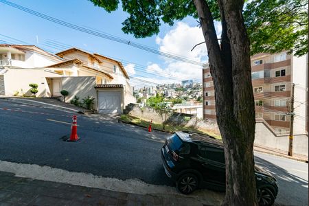 Apartamento à venda com 200m², 4 quartos e 2 vagas Apartamento à venda com 200m², 4 quartos e 2 vagasQuarto 4