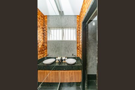 Apartamento à venda com 200m², 4 quartos e 2 vagas Apartamento à venda com 200m², 4 quartos e 2 vagasLavabo