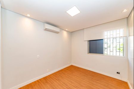 Apartamento à venda com 200m², 4 quartos e 2 vagas Apartamento à venda com 200m², 4 quartos e 2 vagasQuarto 4
