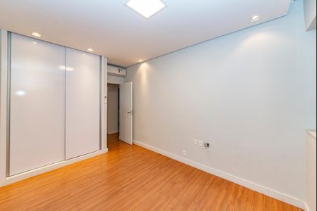 Apartamento à venda com 200m², 4 quartos e 2 vagas Apartamento à venda com 200m², 4 quartos e 2 vagasQuarto 3