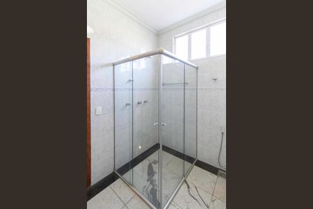 Casa à venda com 1000m², 5 quartos e 8 vagasBanheiro social 1