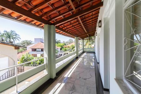 Casa à venda com 1000m², 5 quartos e 8 vagasVaranda da sala 2, Quarto 1 e Quarto 2