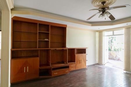 Casa à venda com 1000m², 5 quartos e 8 vagasSala 3