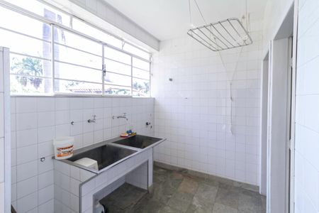 Casa à venda com 1000m², 5 quartos e 8 vagasÁrea de serviço