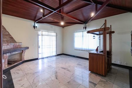 Casa à venda com 1000m², 5 quartos e 8 vagasSala 2