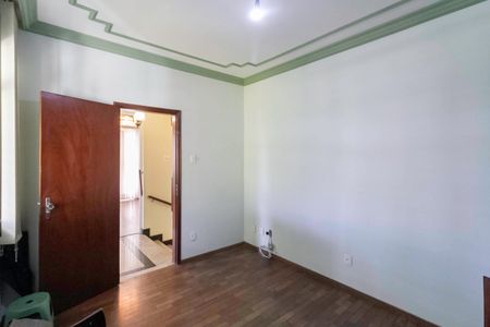 Casa à venda com 1000m², 5 quartos e 8 vagasEscritório