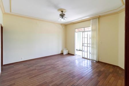 Casa à venda com 1000m², 5 quartos e 8 vagasQuarto 1